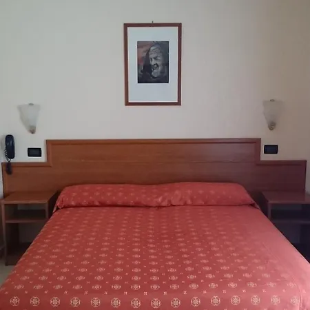 Hotel Holiday House San Giovanni Rotondo Exterior photo