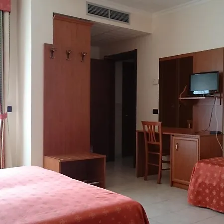 Hotel Holiday House San Giovanni Rotondo Exterior photo