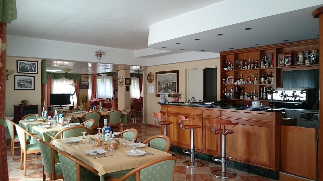 House Hotel